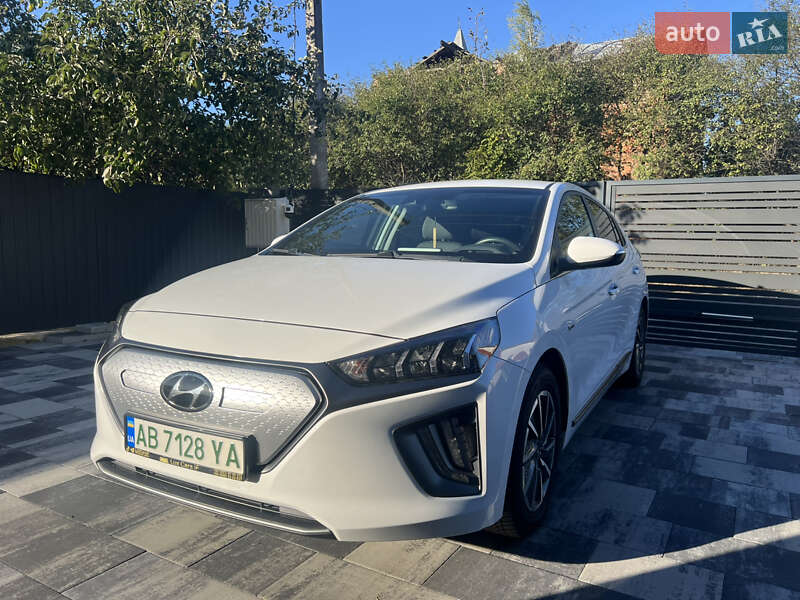 Лифтбек Hyundai Ioniq 2020 в Ивано-Франковске фото Лифтбек Hyundai Ioniq 2020 в Ивано-Франковске