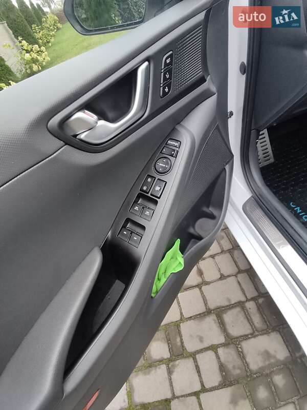 Хетчбек Hyundai Ioniq 2018 в Луцьку фото 8 Хетчбек Hyundai Ioniq 2018 в Луцьку