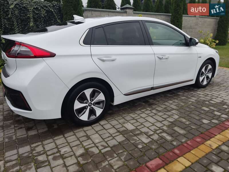 Хетчбек Hyundai Ioniq 2018 в Луцьку фото 3 Хетчбек Hyundai Ioniq 2018 в Луцьку