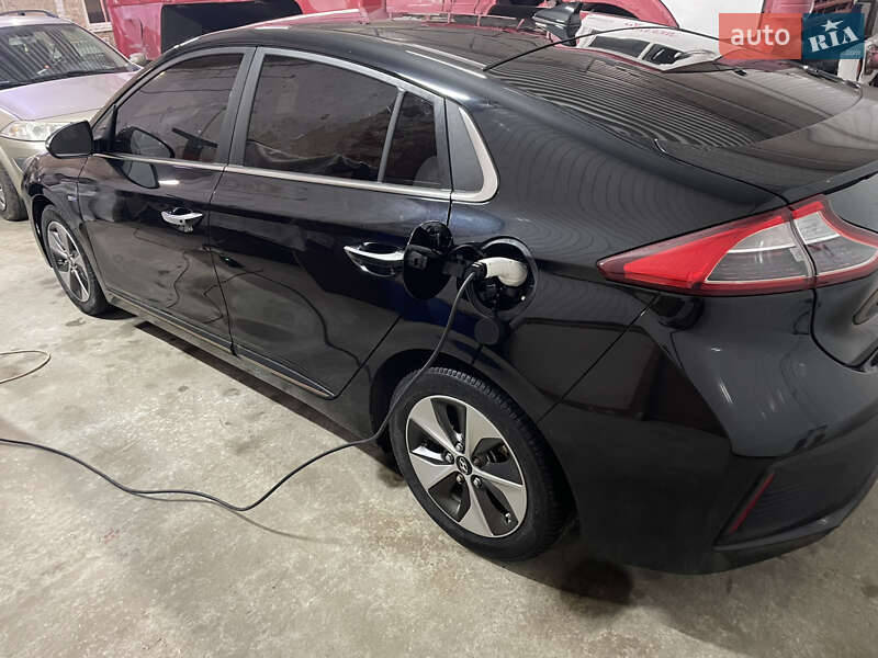Хэтчбек Hyundai Ioniq 2017 в Житомире