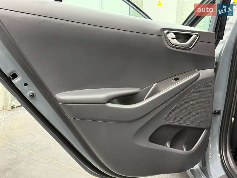 Лифтбек Hyundai Ioniq 2021 в Луцке