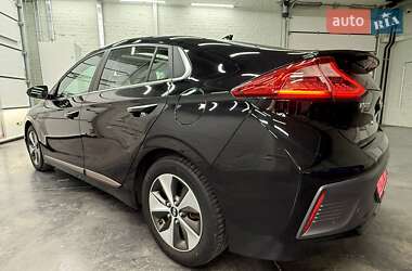 Хэтчбек Hyundai Ioniq 2019 в 