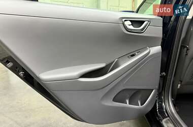 Хэтчбек Hyundai Ioniq 2019 в 