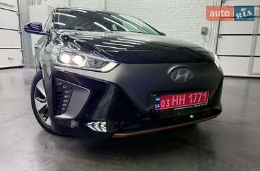 Хэтчбек Hyundai Ioniq 2019 в 