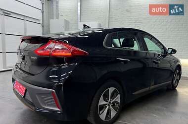Хэтчбек Hyundai Ioniq 2019 в 