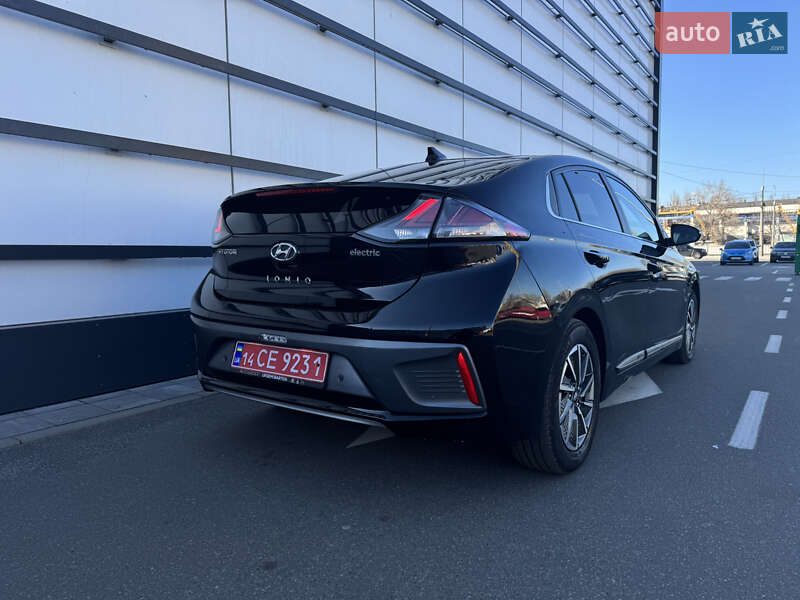 Хэтчбек Hyundai Ioniq 2019 в Киеве