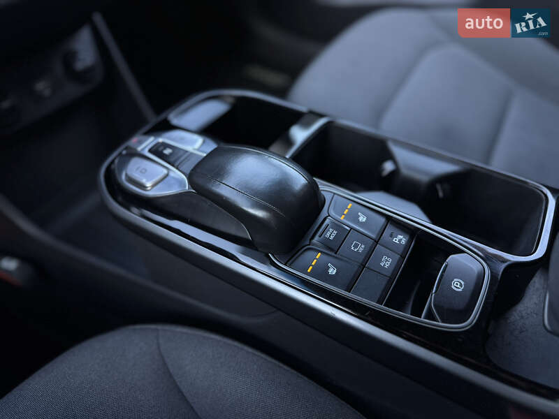 Хэтчбек Hyundai Ioniq 2019 в Киеве