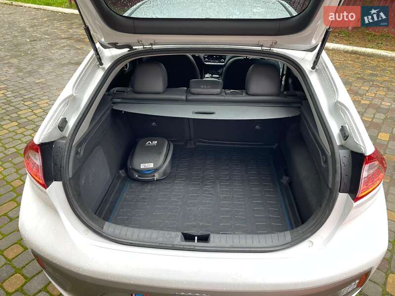 Хэтчбек Hyundai Ioniq 2018 в Луцке фото 25 Хэтчбек Hyundai Ioniq 2018 в Луцке