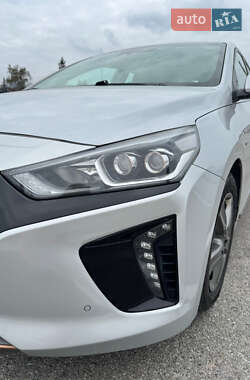 Хэтчбек Hyundai Ioniq 2018 в 