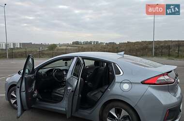 Хэтчбек Hyundai Ioniq 2017 в 