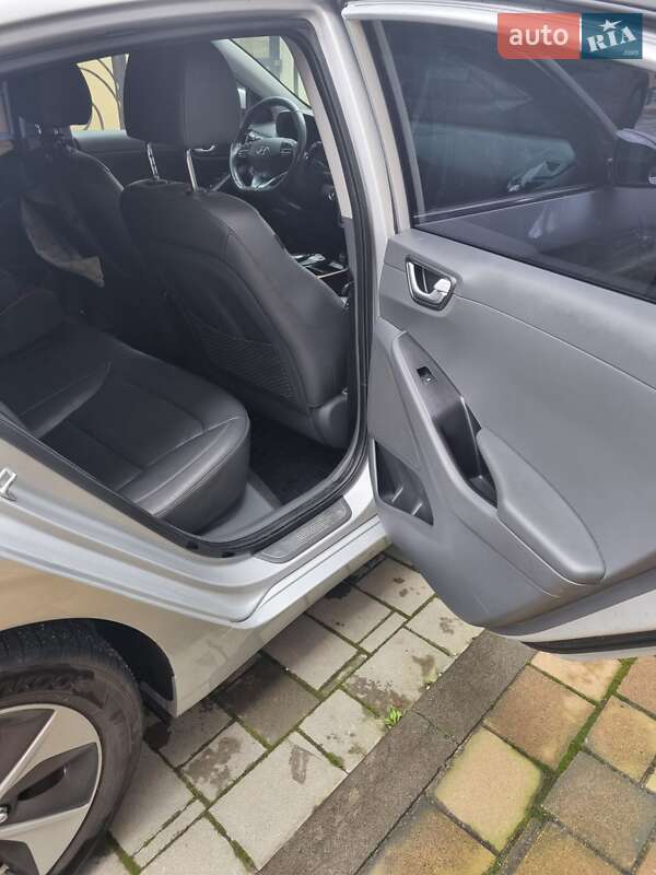 Хэтчбек Hyundai Ioniq 2018 в Виннице фото 3 Хэтчбек Hyundai Ioniq 2018 в Виннице