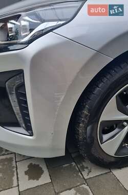 Хэтчбек Hyundai Ioniq 2018 в 