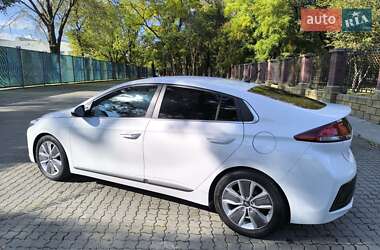 Хетчбек Hyundai Ioniq 2017 в 