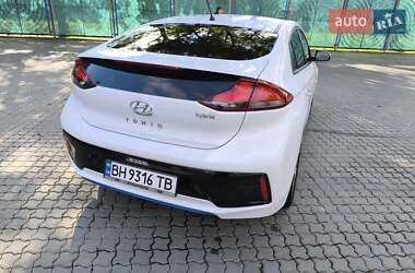 Хетчбек Hyundai Ioniq 2017 в 