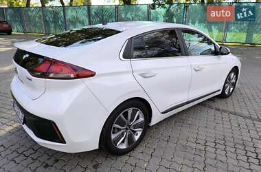 Хетчбек Hyundai Ioniq 2017 в 