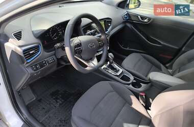 Хетчбек Hyundai Ioniq 2017 в 