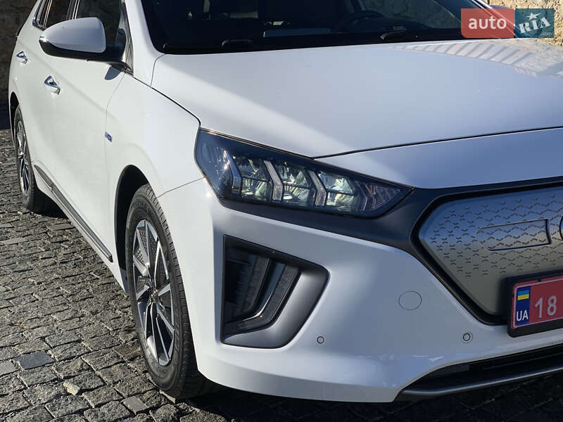 Лифтбек Hyundai Ioniq 2021 в Ровно