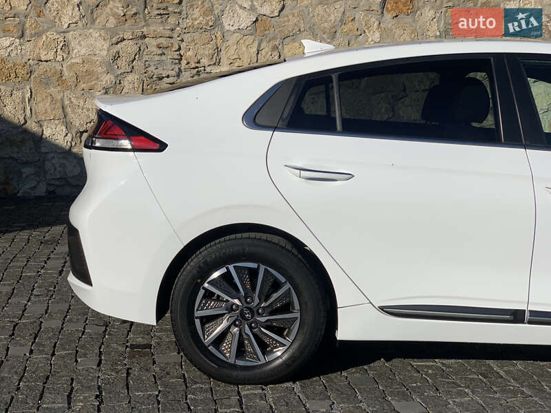 Лифтбек Hyundai Ioniq 2021 в Ровно
