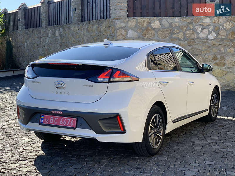 Лифтбек Hyundai Ioniq 2021 в Ровно