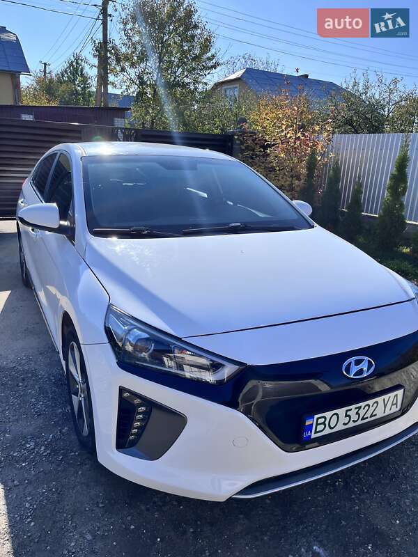 Хэтчбек Hyundai Ioniq 2016 в Тернополе