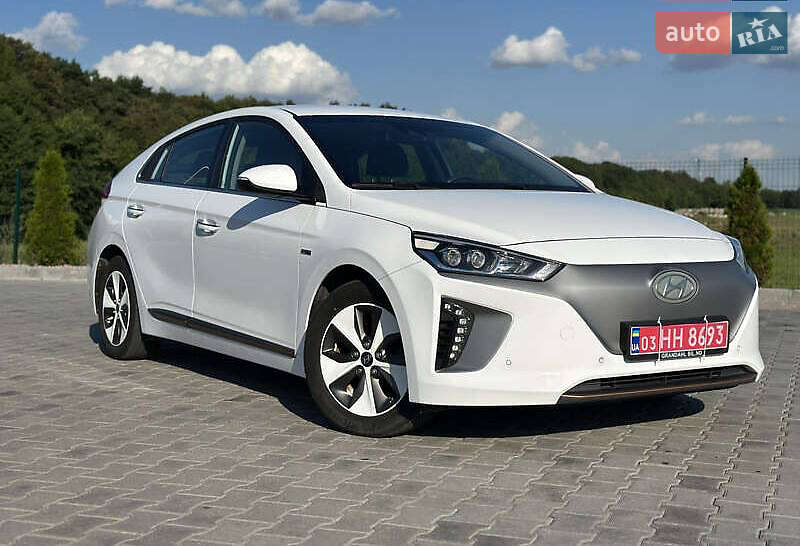 Лифтбек Hyundai Ioniq 2019 в Березовке фото Лифтбек Hyundai Ioniq 2019 в Березовке