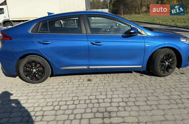 Хэтчбек Hyundai Ioniq 2018 в 