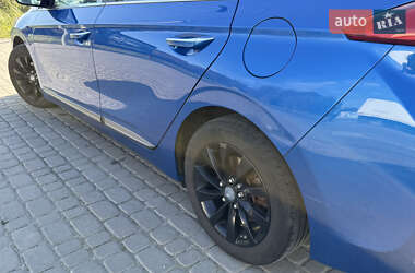 Хэтчбек Hyundai Ioniq 2018 в 