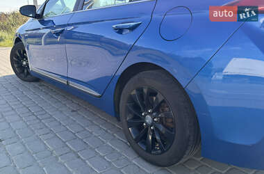 Хэтчбек Hyundai Ioniq 2018 в 