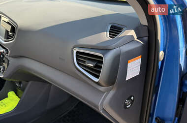 Хэтчбек Hyundai Ioniq 2018 в 