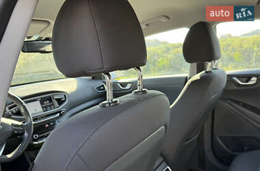 Хэтчбек Hyundai Ioniq 2018 в 