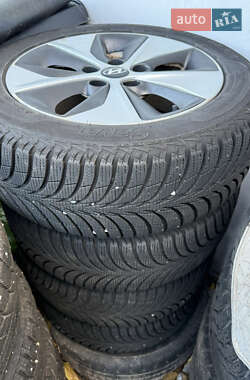 Хэтчбек Hyundai Ioniq 2018 в 