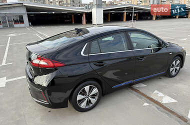 Хэтчбек Hyundai Ioniq 2018 в 