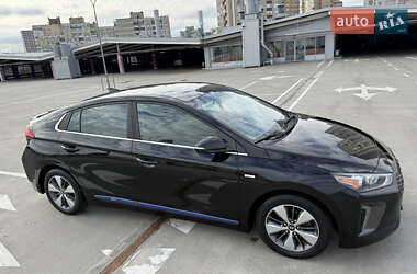 Хэтчбек Hyundai Ioniq 2018 в 
