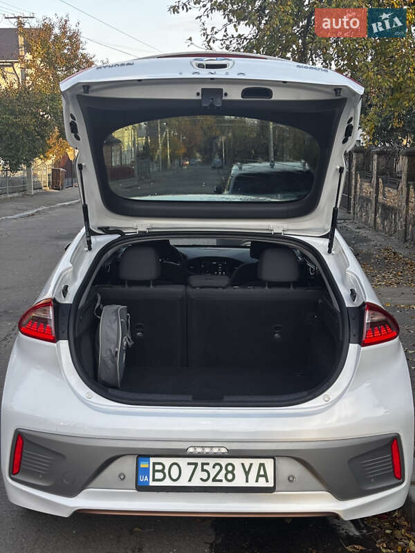 Хэтчбек Hyundai Ioniq 2017 в Тернополе