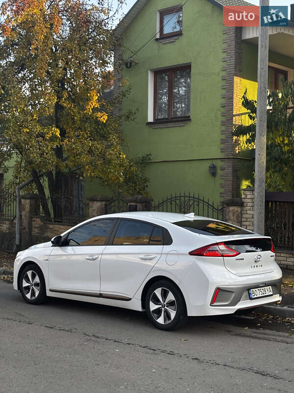Хэтчбек Hyundai Ioniq 2017 в Тернополе