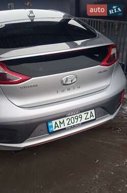 Хэтчбек Hyundai Ioniq 2018 в 
