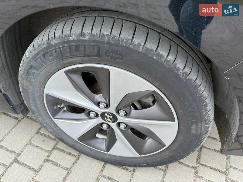 Хэтчбек Hyundai Ioniq 2018 в Львове фото 61 Хэтчбек Hyundai Ioniq 2018 в Львове