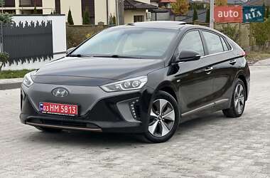 Хэтчбек Hyundai Ioniq 2017 в Ровно Хэтчбек Hyundai Ioniq 2017 в Ровно