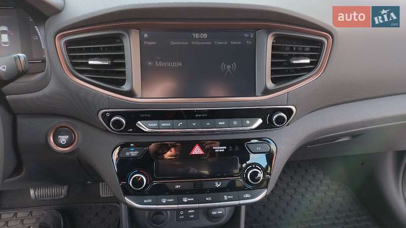 Хэтчбек Hyundai Ioniq 2016 в Умани