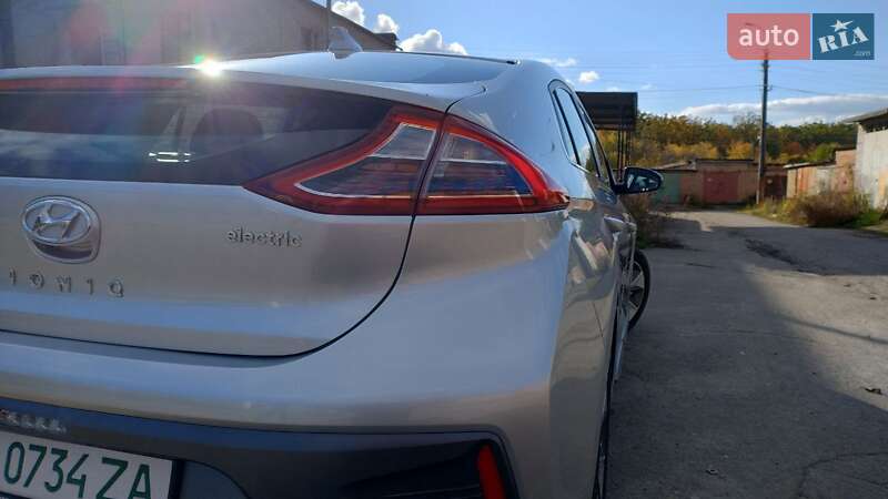 Хэтчбек Hyundai Ioniq 2016 в Умани