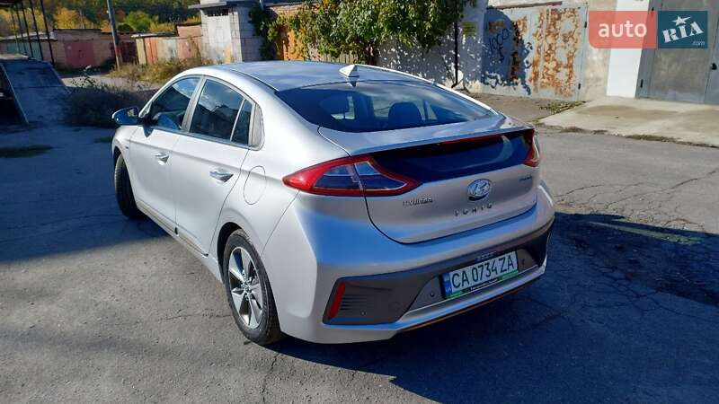 Хэтчбек Hyundai Ioniq 2016 в Умани