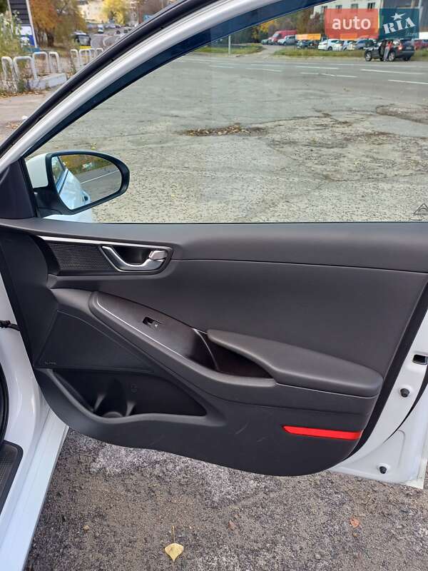 Ліфтбек Hyundai Ioniq 2021 в Києві фото 11 Ліфтбек Hyundai Ioniq 2021 в Києві