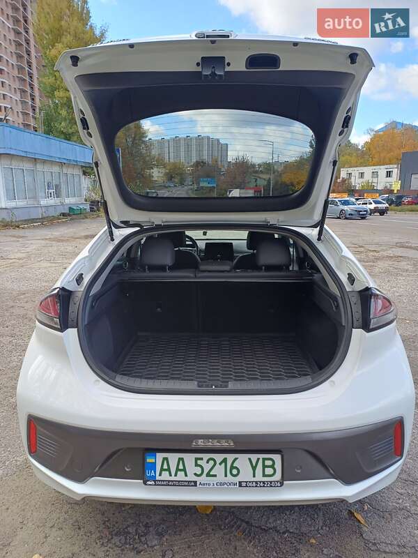 Ліфтбек Hyundai Ioniq 2021 в Києві фото 16 Ліфтбек Hyundai Ioniq 2021 в Києві