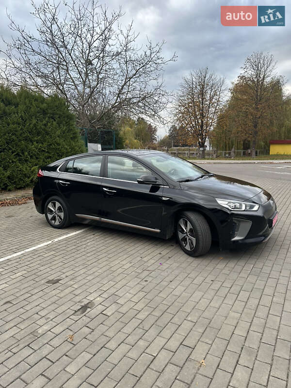 Хэтчбек Hyundai Ioniq 2017 в Луцке фото 14 Хэтчбек Hyundai Ioniq 2017 в Луцке