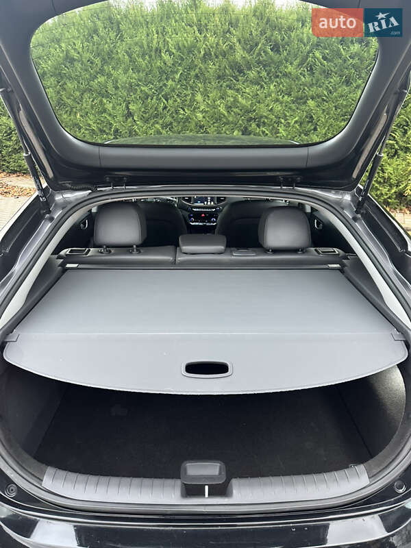 Хэтчбек Hyundai Ioniq 2017 в Луцке фото 38 Хэтчбек Hyundai Ioniq 2017 в Луцке