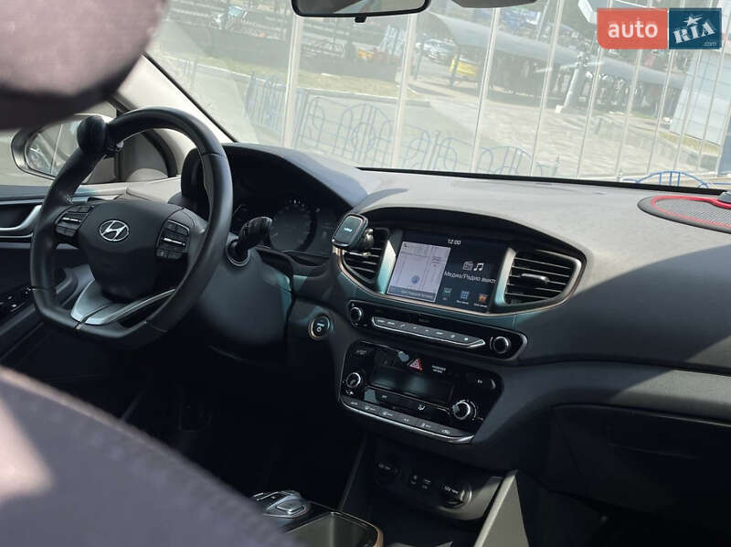Хетчбек Hyundai Ioniq 2019 в Києві фото 12 Хетчбек Hyundai Ioniq 2019 в Києві