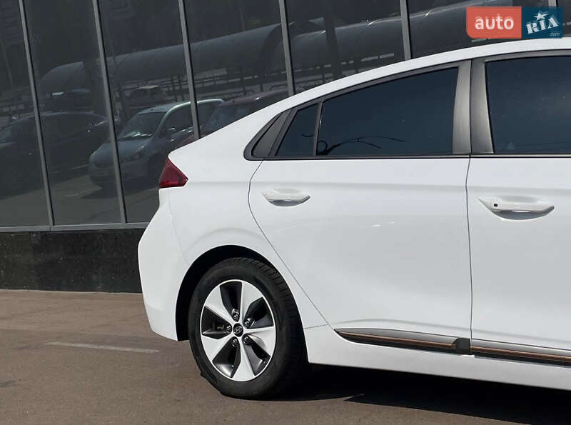 Хетчбек Hyundai Ioniq 2019 в Києві фото 28 Хетчбек Hyundai Ioniq 2019 в Києві