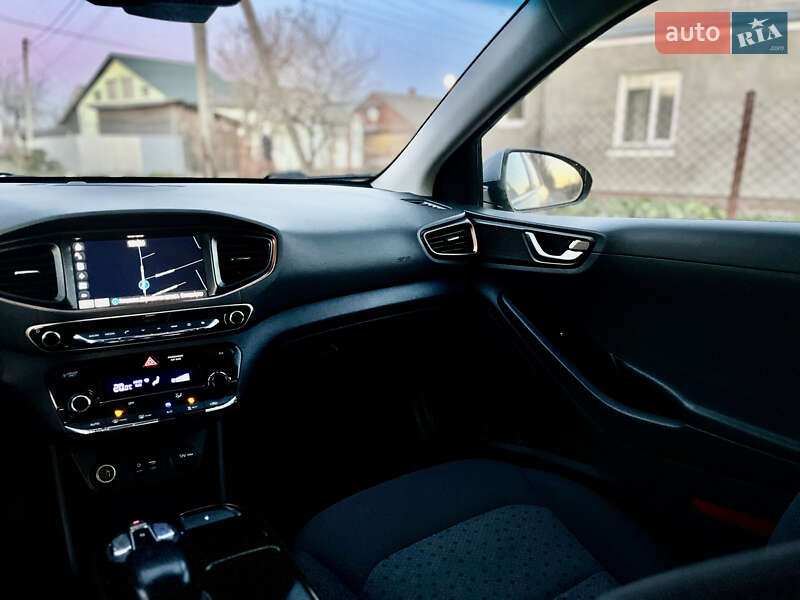 Хэтчбек Hyundai Ioniq 2016 в Владимире