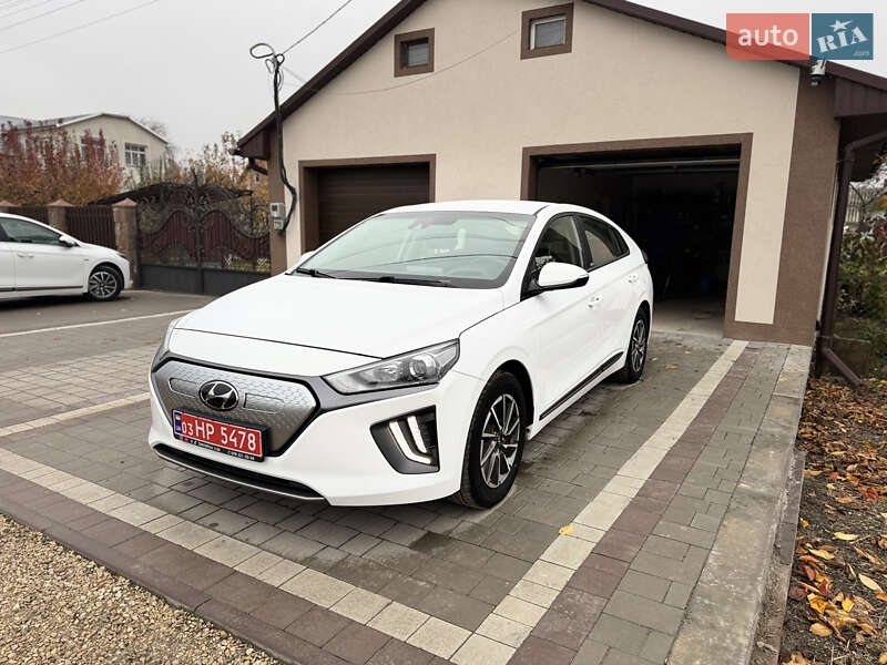 Лифтбек Hyundai Ioniq 2021 в Тернополе фото 2 Лифтбек Hyundai Ioniq 2021 в Тернополе