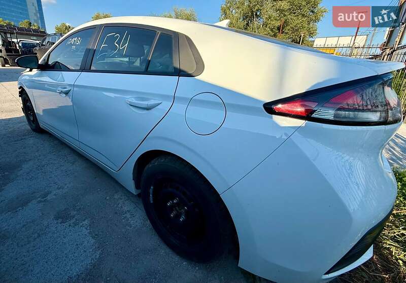 Ліфтбек Hyundai Ioniq 2021 в Києві фото 13 Ліфтбек Hyundai Ioniq 2021 в Києві